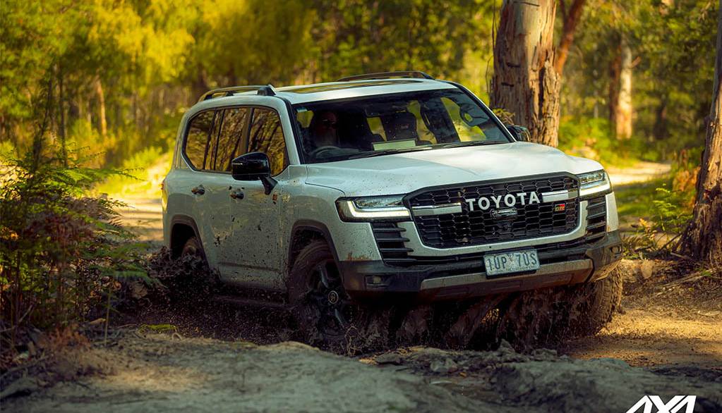 لندکروزر GR پلاک ملی !