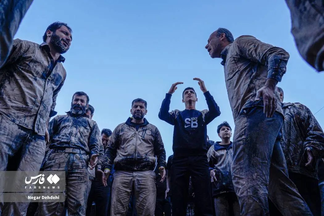 گِل‌مالی خرم‌آبادی‌ها در سوگ فاطمی