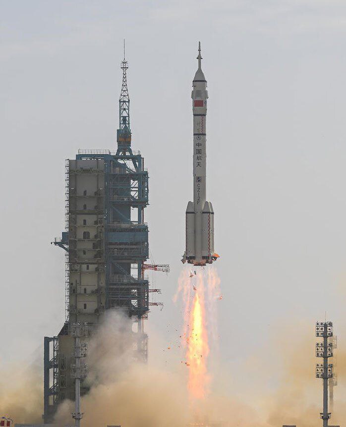 عکس/ دیدنی های امروز؛ از بوقلمون های روز شکرگزاری در کاخ سفید تا دردسر باران برای مردم غزه