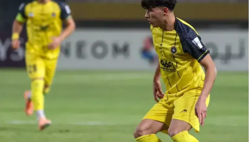 مدافع ملی‌پوش اسکورت پدیده مصدوم سپاهان!