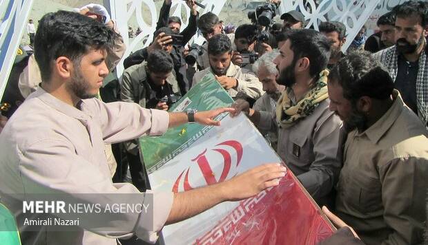 شهید گمنام هشت سال دفاع مقدس در جکدان بشاگرد آرام گرفت