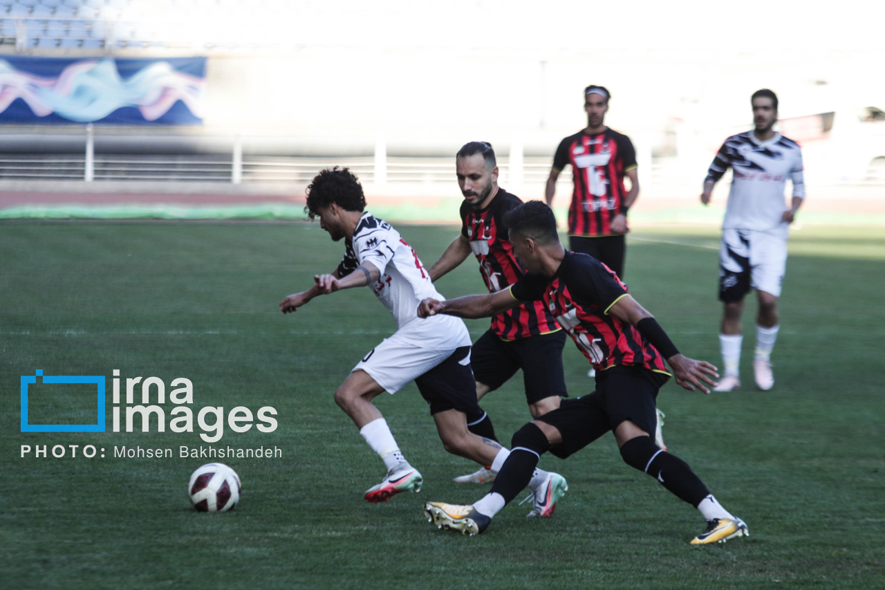 نخستین حضور زنان تماشاگر در ورزشگاه امام رضا (ع) مشهد