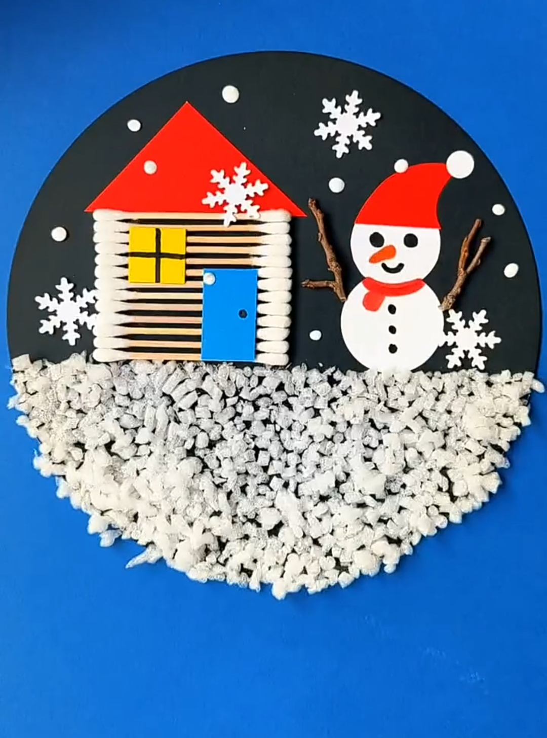 با وسایل دم دستی کاردستی برفی درست کنید