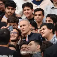 سلفی خاطره‌انگیز یحیی با دانش‌آموزان اهوازی