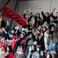 نخستین حضور زنان تماشاگر در ورزشگاه امام رضا (ع) مشهد