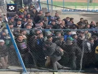 شعار هواداران استقلال علیه آزادی در پایان مسابقه