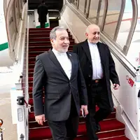 عراقچی به فرانسه رسید