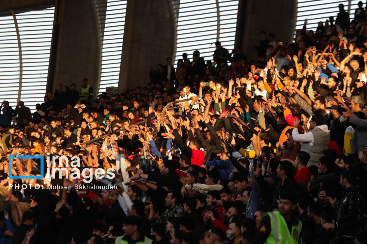 نخستین حضور زنان تماشاگر در ورزشگاه امام رضا (ع) مشهد