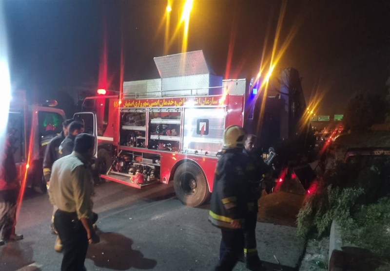 تصادف هولناک در اتوبان شهید ردانی‌پور اصفهان؛ 4 نفر به‌شدت مجروح شدند
