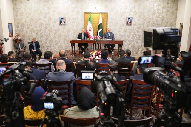 اظهارات لاریجانی درباره جنگ ۱۲ روزه؛ سالها پیش طراحی و برنامهریزی شده بود