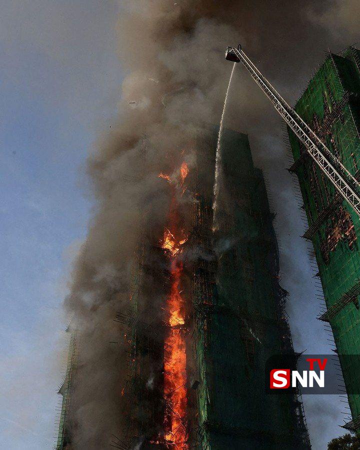 عکس/ آتش‌سوزی شدید در برج‌های مسکونی هنگ‌کنگ 