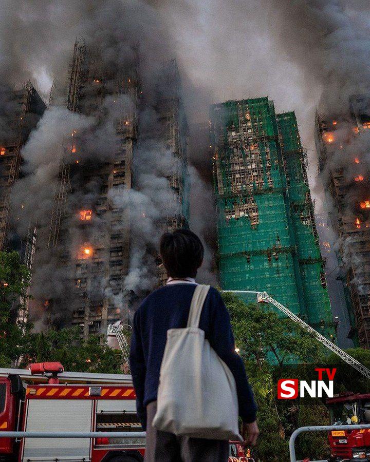 عکس/ آتش‌سوزی شدید در برج‌های مسکونی هنگ‌کنگ 