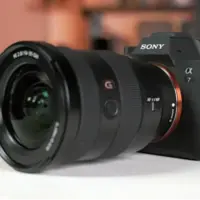 سونی روی دوربین میانرده مورد انتظار A7 V کار میکند