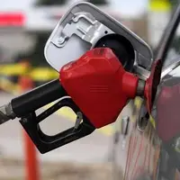 معاون رئیس جمهور: افزایش قیمت بنزین ابتدا از خودروهای دولتی آغاز می شود