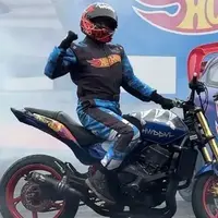 مرگ دلخراش یک موتورسوار در حین انجام حرکات نمایشی