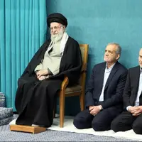 رهبر انقلاب: از رئیس‌جمهور محترم و دولت خدمتگزار حمایت کنیم