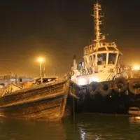 غرق شدن لنج باری در آب‌های بوموسی