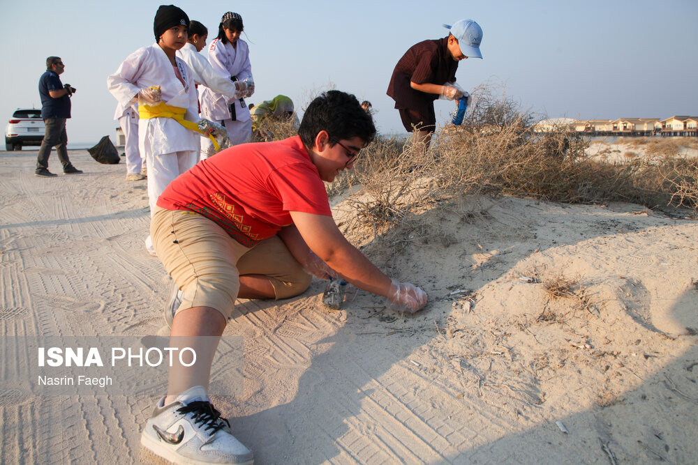 پاکسازی سواحل کیش