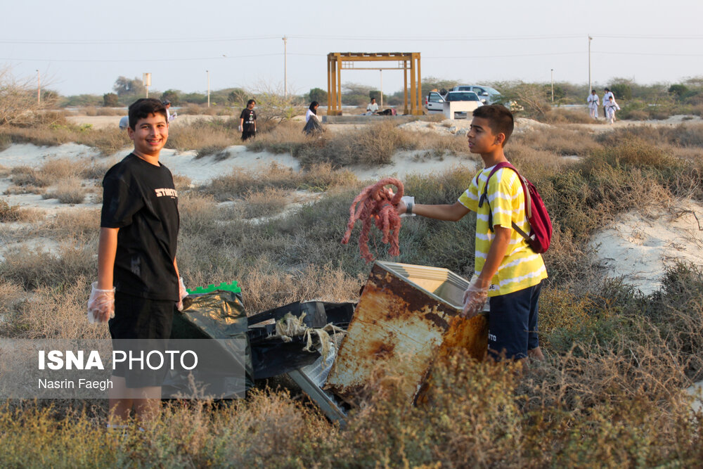 پاکسازی سواحل کیش