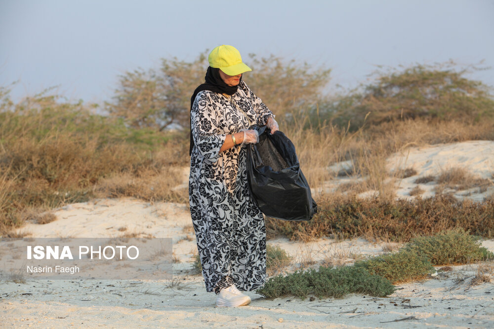 پاکسازی سواحل کیش