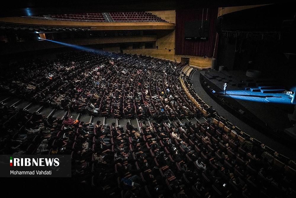 نوا نمایش هامان؛ در برج میلاد تهران