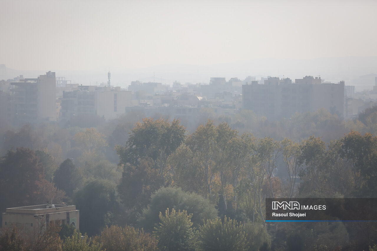 عکس/اصفهان زیر چتر آلودگی