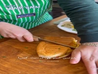 پنینی سوسیس و قارچ با سس مخصوص