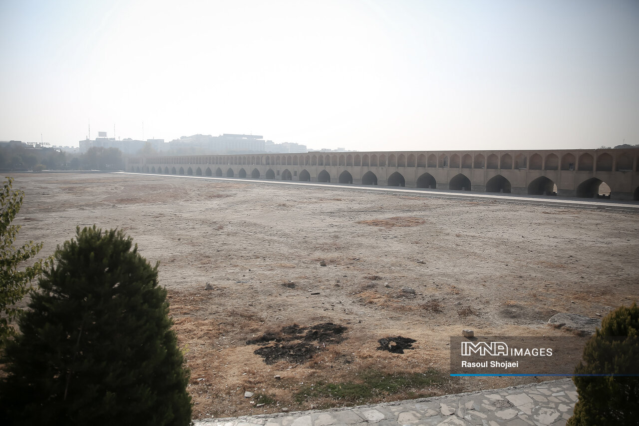 عکس/اصفهان زیر چتر آلودگی