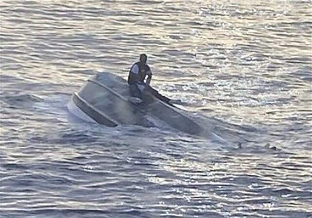 واژگونی قایق، ده‌ها کُشته برجای گذاشت