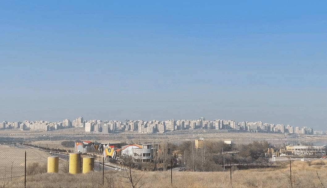 آلودگی هوا دانشگاه‌ها و مدارس شهر اردبیل را غیر حضوری کرد