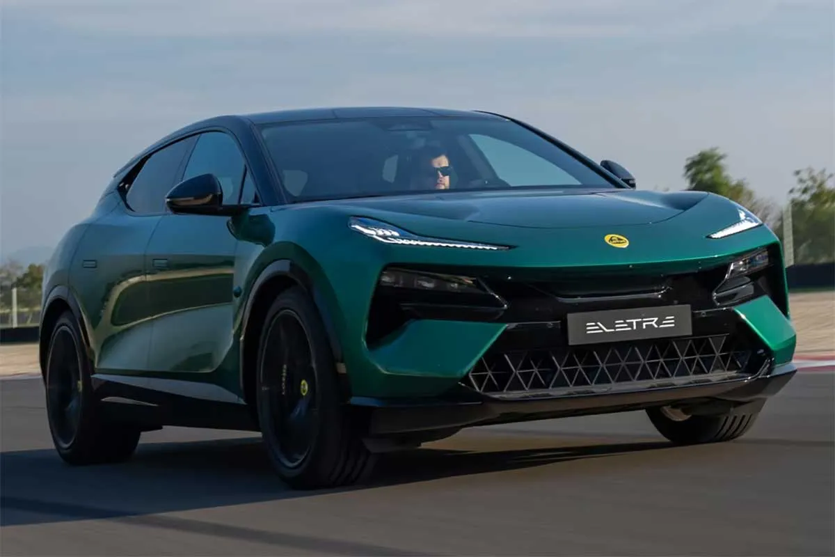 لوتوس الترا پلاگین‌هیبرید با ۹۵۰ اسب بخار، رقیب جدید لامبورگینی اوروس