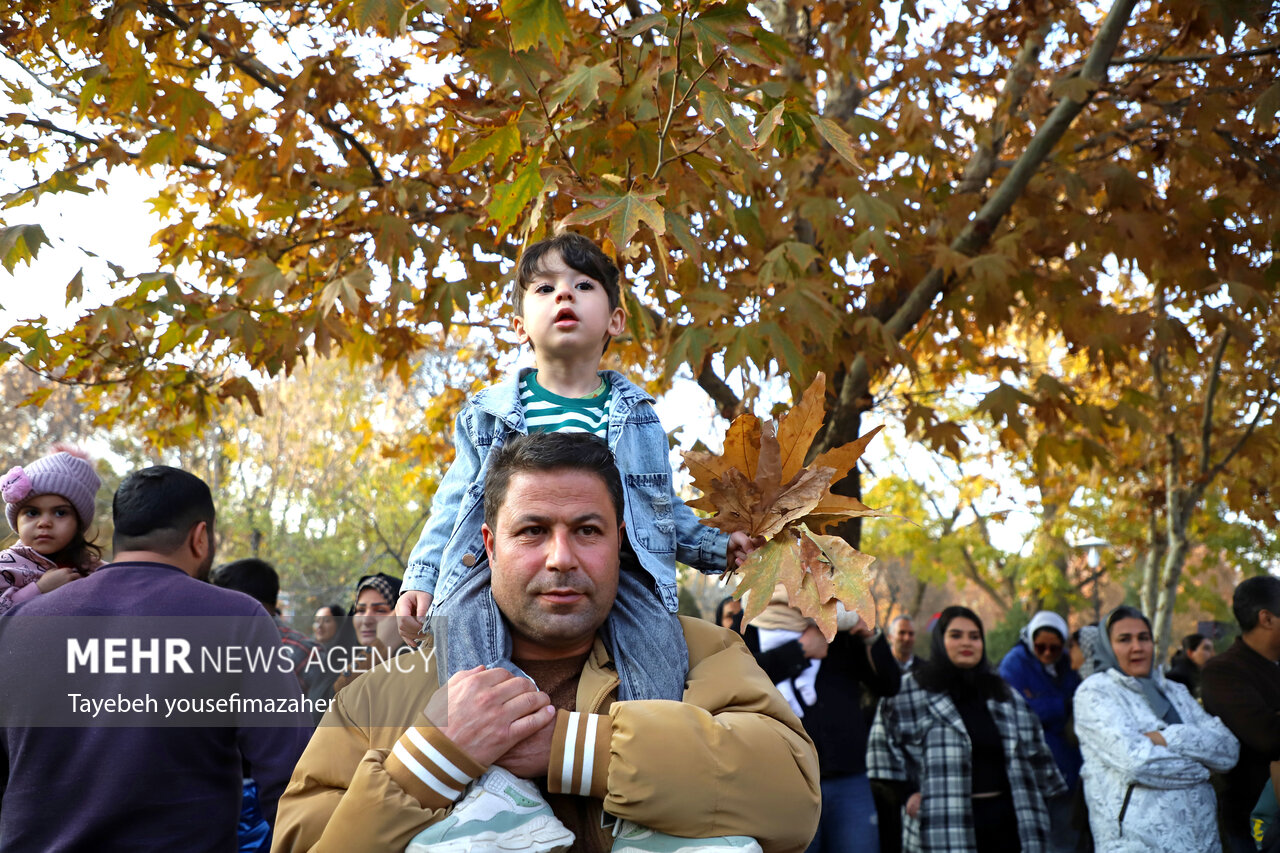 جشنواره برگریزان هگمتانه در همدان