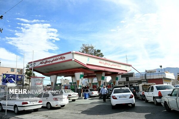تکذیب فروش بنزین ۵ هزار تومانی در گچساران؛ با کارت شخصی سوخت‌گیری کنید