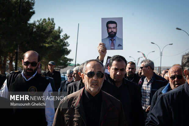 واکنش‌ها به حضور نماینده بویراحمد در منزل قاتل پزشک یاسوجی