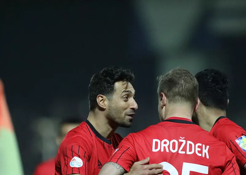 واکنش متفاوت کاپیتان تراکتور به داوری!