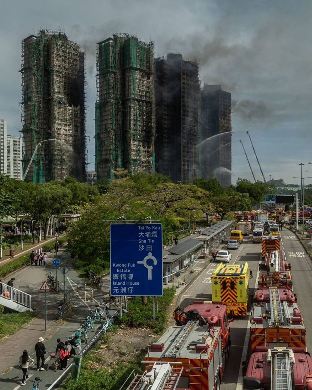 عکس‌های نیویورک تایمز از آتش‌سوزی مرگبار برج‌های مسکونی در هنگ‌کنگ   