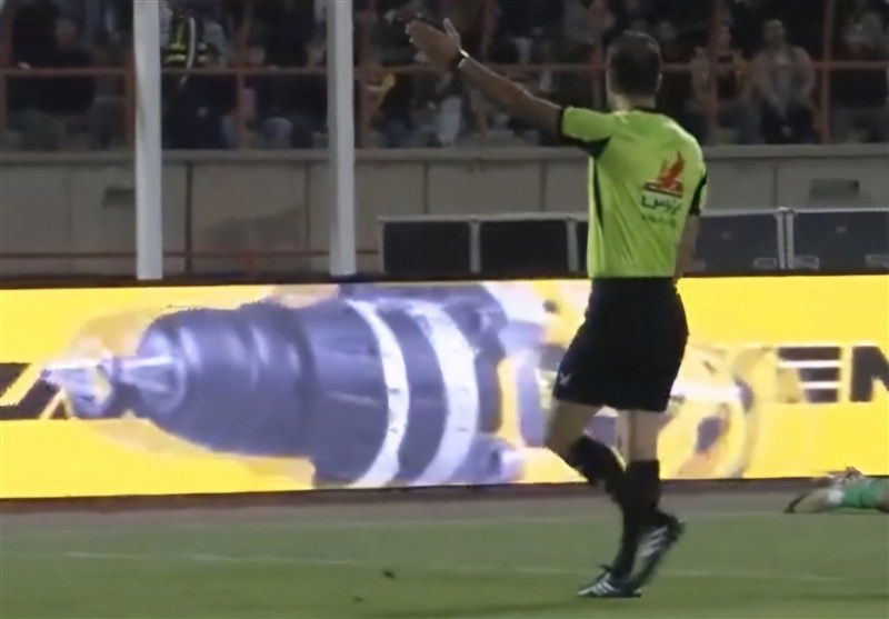 داوری جنجالی دیدار پرسپولیس و شمس‌آذر قزوین