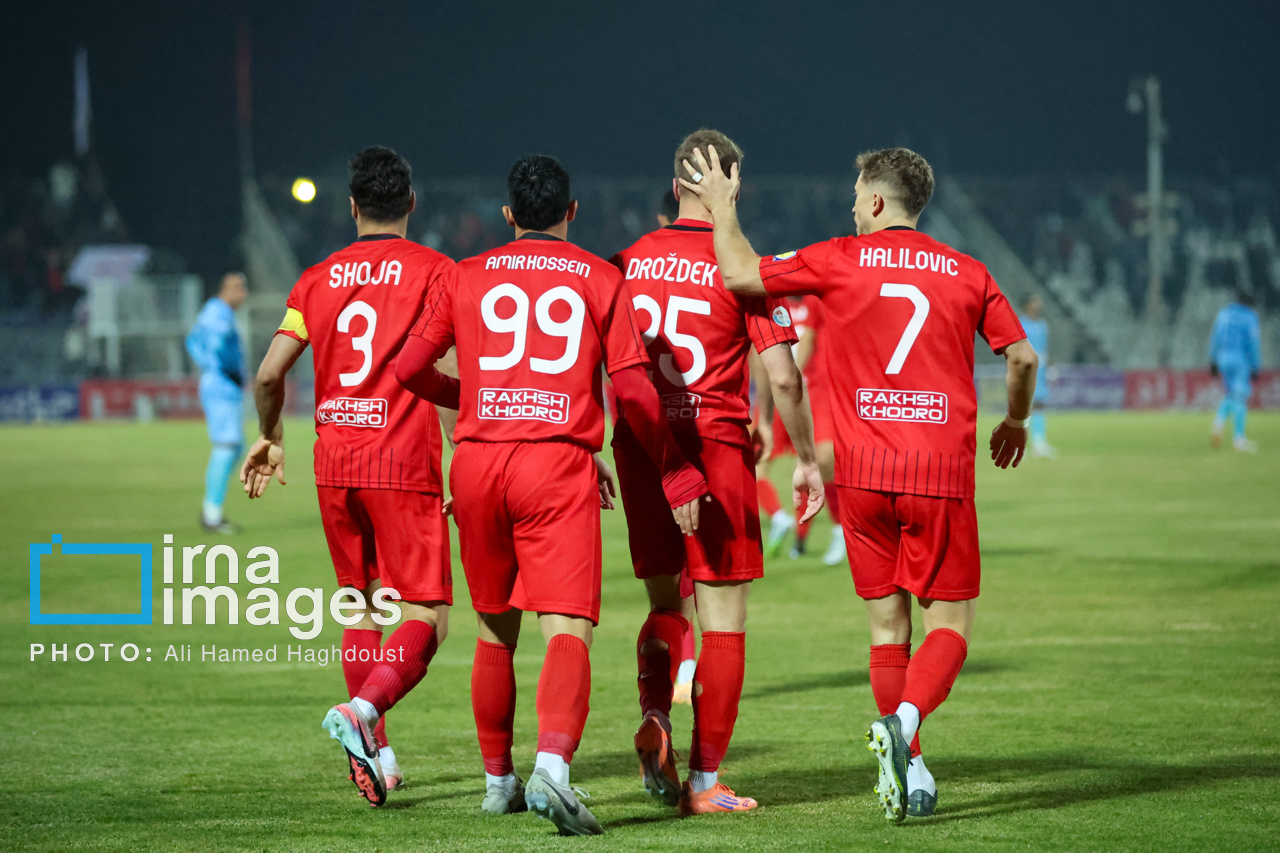 لیگ برتر فوتبال؛ تراکتور و چادرملو