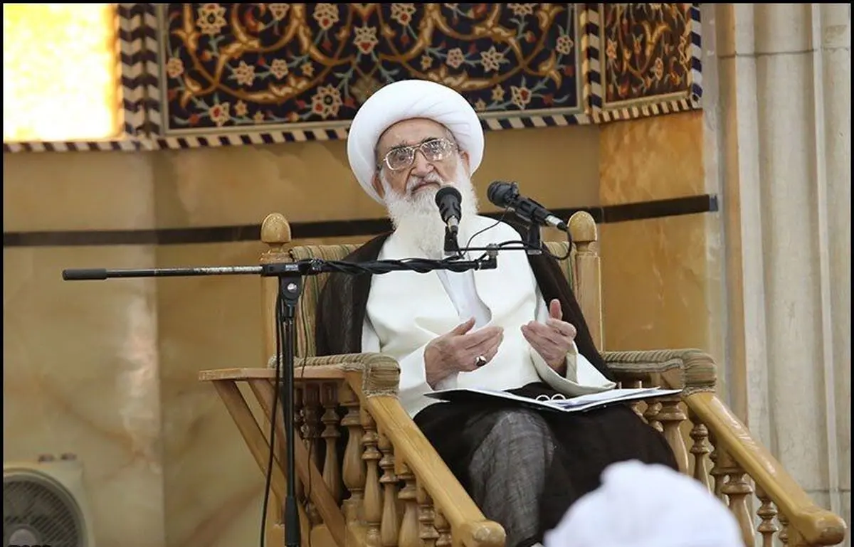 آیت الله نوری همدانی: مسئولی که شب سر بر بستر می‌گذارد ببیند هر روز توانسته کاری کند که شرمنده خون شهدا نباشد  