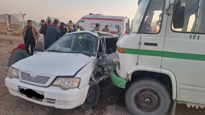 تصادف در محور محلات - آبگرم ۱۰ مصدوم بر جای گذاشت