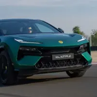 لوتوس الترا پلاگین‌هیبرید با ۹۵۰ اسب بخار، رقیب جدید لامبورگینی اوروس