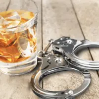 بازداشت ۷ بازیگر سرشناس با ۳۸ لیتر مشروب