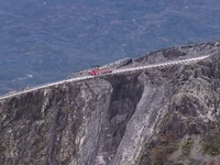 جاده کوهستانی نفس‌گیر در چین