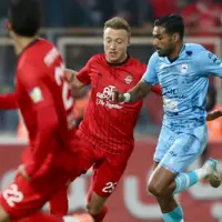 تراکتور، پرسپولیس را در صدر نگه داشت