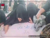 لحظه وداع مادر شهید عبدالله صالحی با شهید گمنام