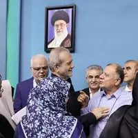 فرهیختگان: انتقادات اصلاح طلبان از دولت پزشکیان «نامردی» است