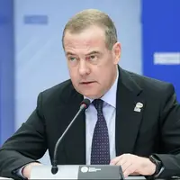 مدودف: زلنسکی مشروعیت امضای معاهده صلح را ندارد