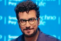 امیرحسین قیاسی: من بدون همسرم زباله‌ای بیش نیستم