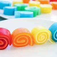 طرز تهیه ژله رولی ساده و مجلسی با بستنی