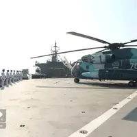 عکس/رونمایی و الحاق ناوشکن و پایگاه شناوری جدید به نیروی دریایی ارتش